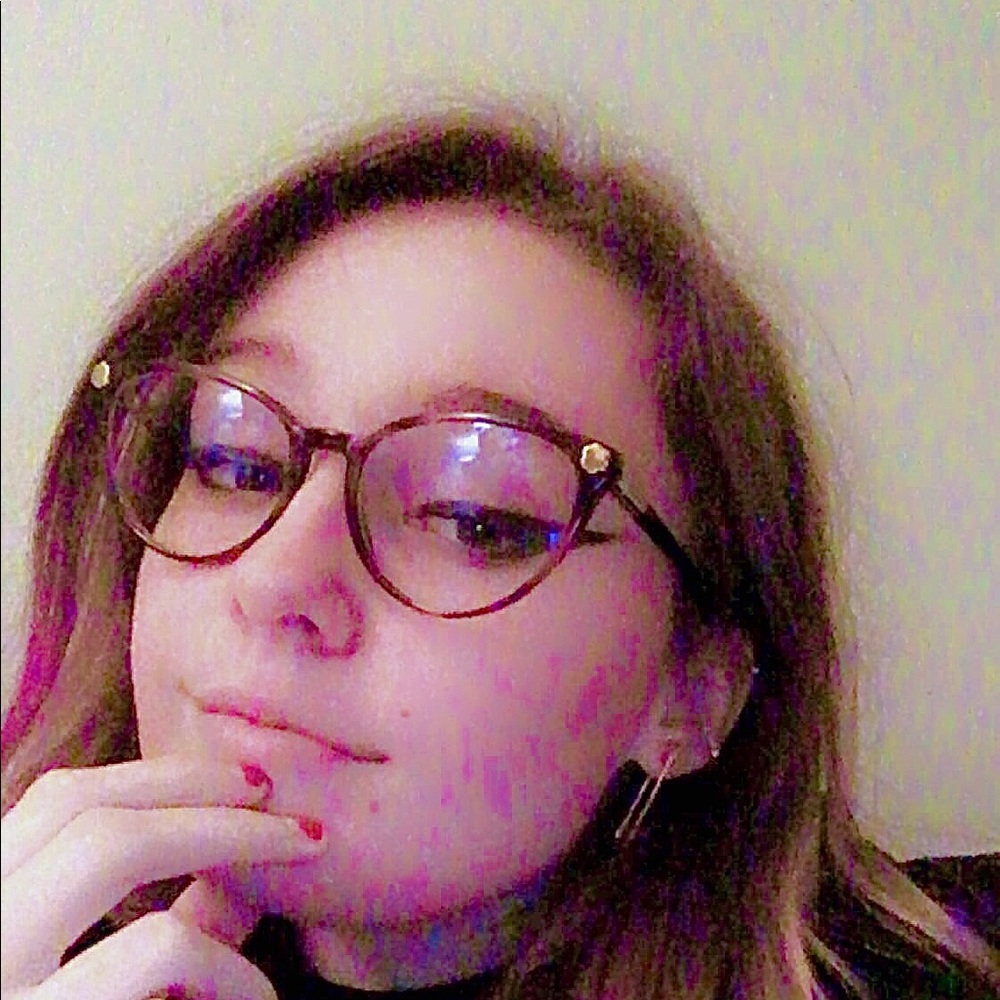 Meet your Posher, Alexandra